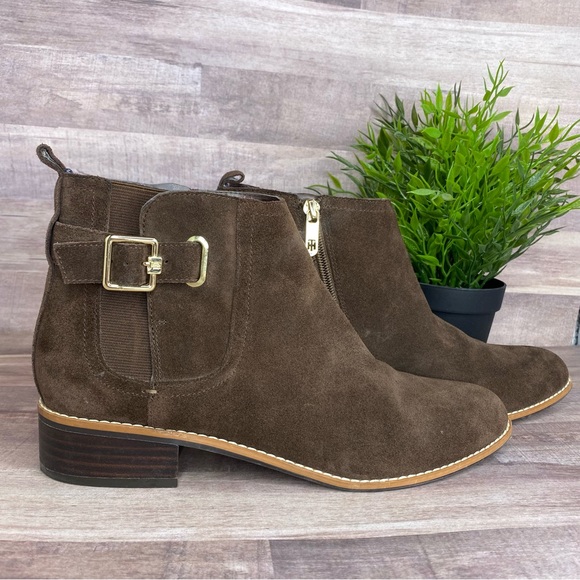 Tommy Hilfiger Chelsea Brown Suede Booties - Size: 9M - Picture 1 of 12